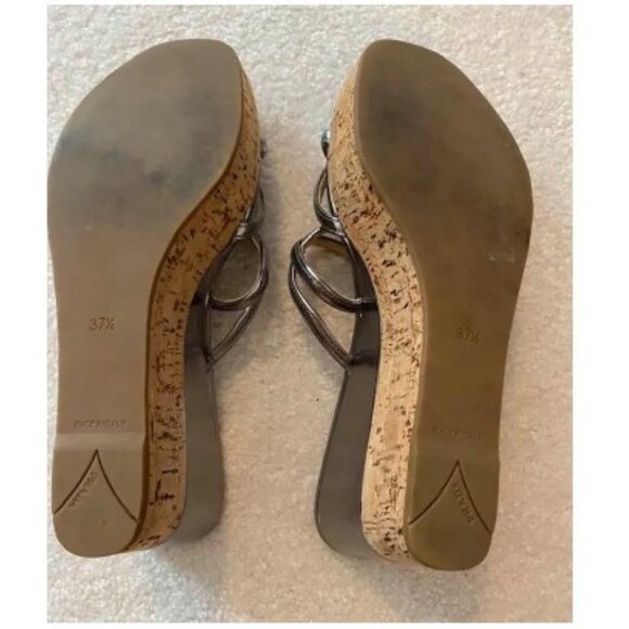 Prada leather silver wedged sandals - Picture 7 of 9
